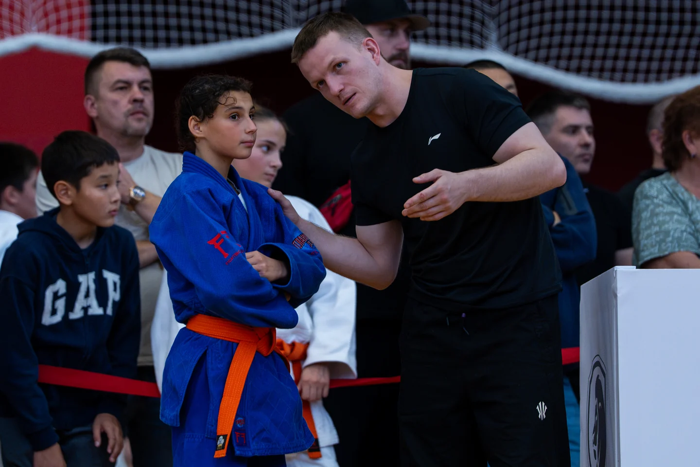 Поддержка спортсмена на турнире Лиги чемпионов
